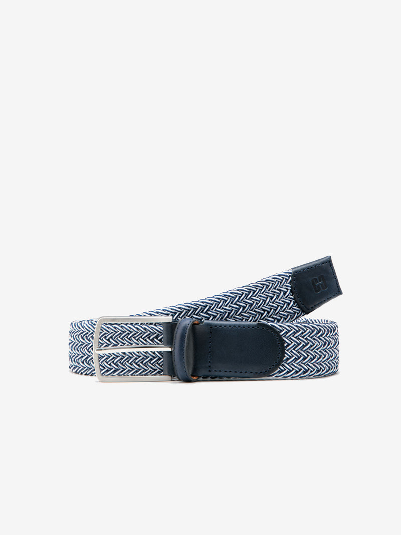 Blauer sportlicher Stretch-Gürtel von Club of Comfort mit Two-Tone-Flecht-Design, Logoprägung in Lederspitze, polierter Metallschließe, Breite 3,4 cm, Längen 90-125 cm, aus Polyester, für Ganzjahres- und Freizeitmode.