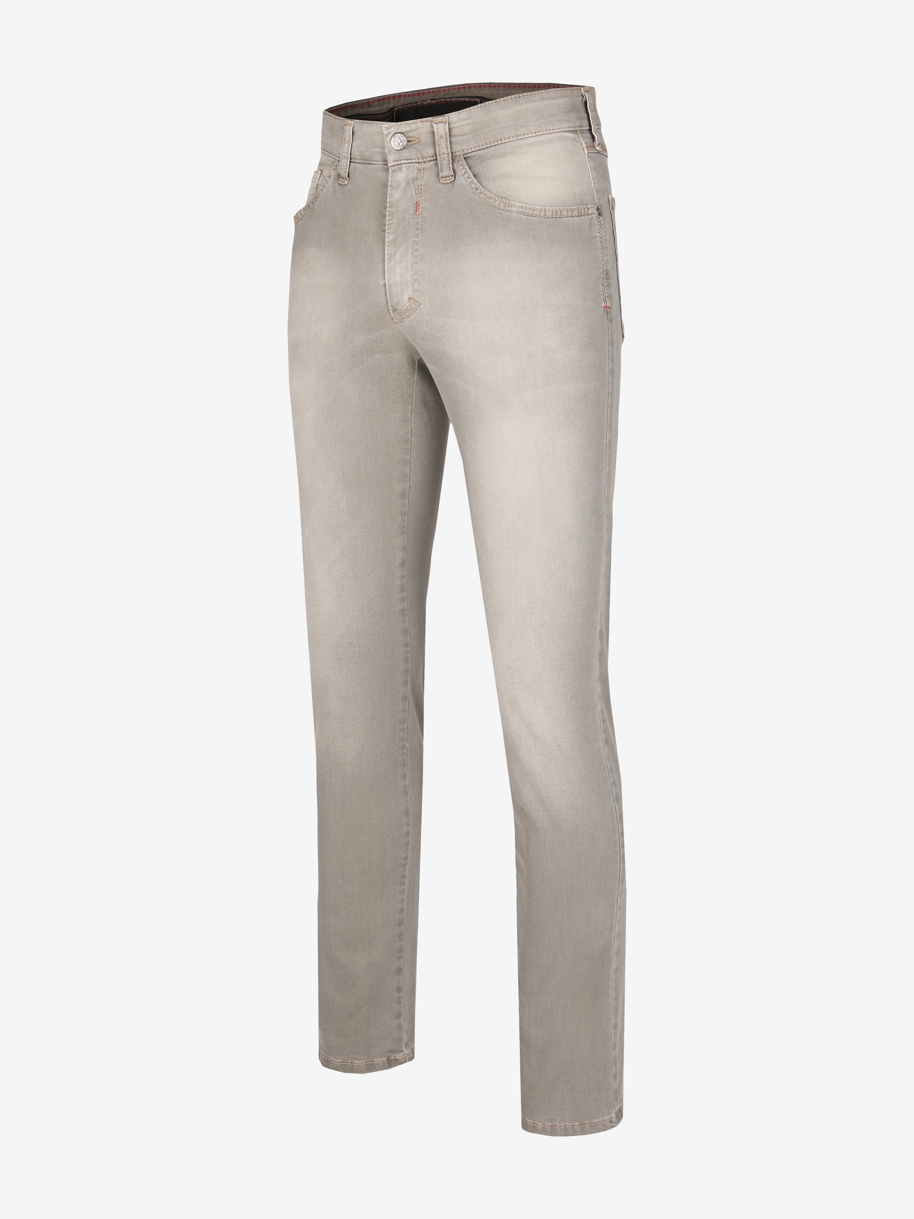 Beige, waschene 6-Pocket Jeanshose von Club of Comfort in Regular Fit mit elastischem Doppelstoffbund, Mobile Pocket für Smartphone, Kontrast-Münztasche, hergestellt aus super high stretch Denim mit PBT-High-Tech-Faser, nachhaltiges Model, normaler Leibhöhe, schmaler Beinabschluss, leicht und strapazierfähig, ideal für das ganze Jahr.