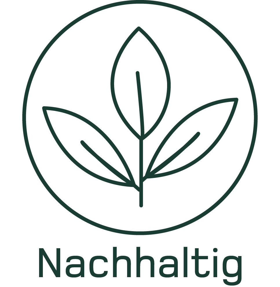 Ein stilisiertes Logo mit drei Blättern innerhalb eines Kreises, das den Begriff „Nachhaltig“ unterhalb in deutscher Sprache darstellt, symbolisiert Umweltfreundlichkeit und ökologische Verantwortung.